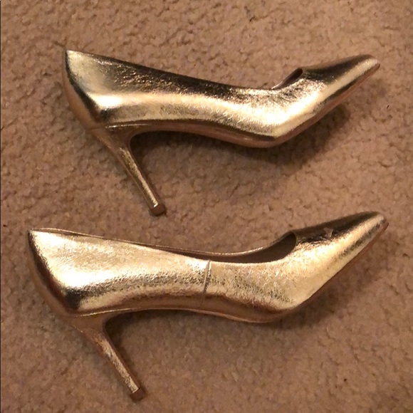 Gold heels - Picture 2 of 2